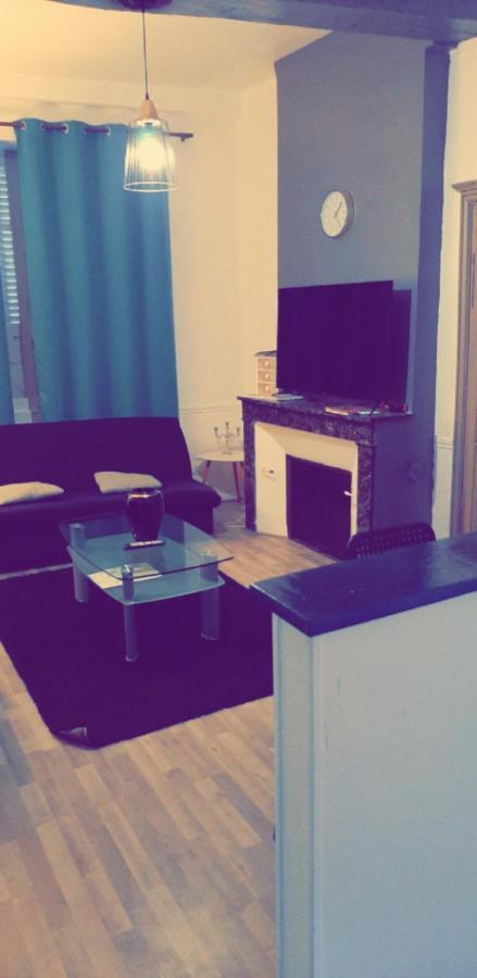 Appartement 48M2 Pour 6 Personnes Au Centre Ville Historique Avec Parking Gratuit Et Une Borne De Recharge Pour Voiture A 10 Metres Avallon Exterior foto